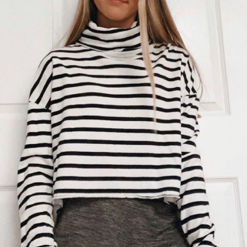 STRIPED TURTLE NECK